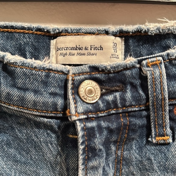 Abercrombie & Fitch High Rise Mom Denim Shorts 30 - Picture 3 of 5